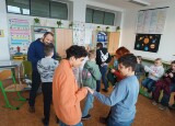Narovnání poškozených vztahů ve třídě V. Z (36).jpg